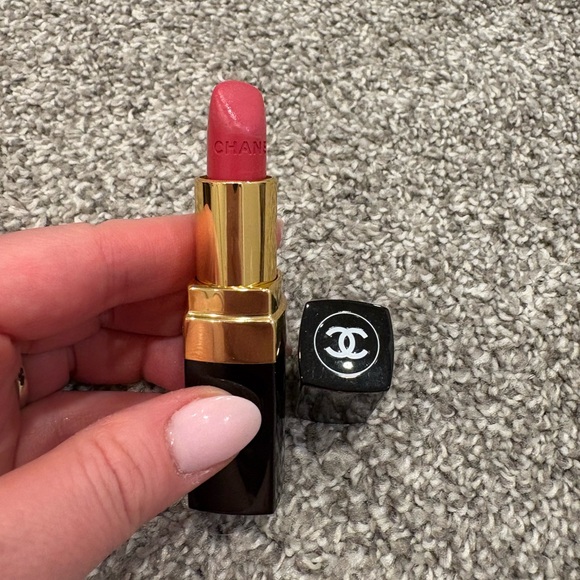 CHANEL Pink Lipstick with Black and Gold Case - Picture 1 of 2